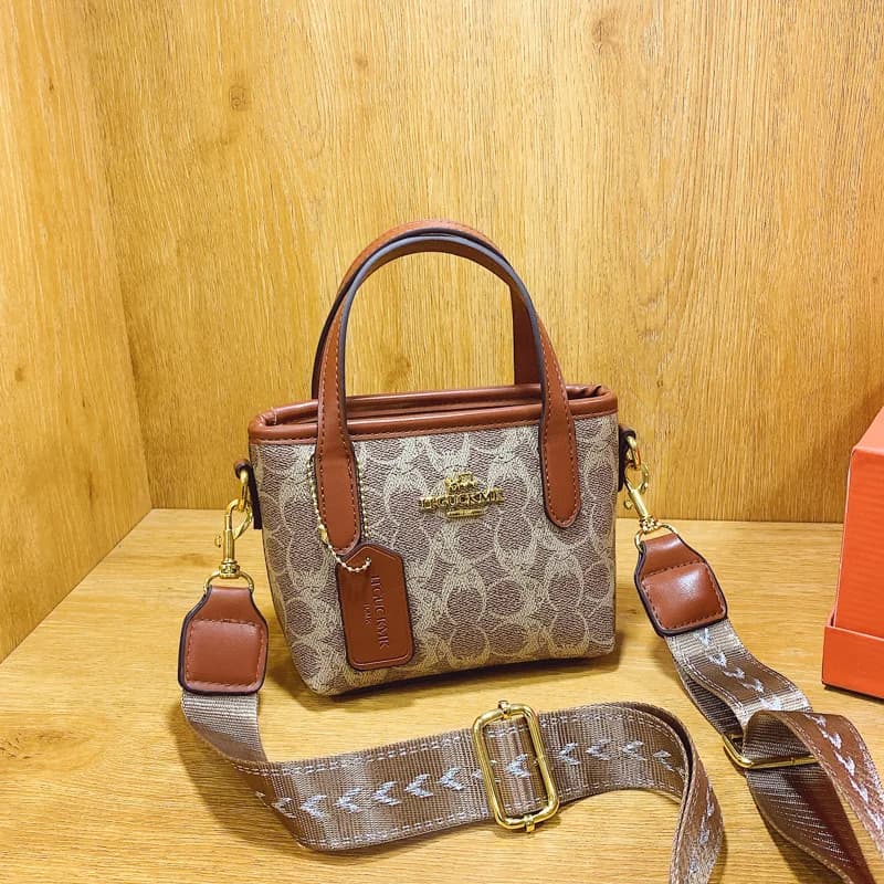 2026 hot selling new high-end fashion printed versatile women's bag luxury shoulder crossbody bag small handbag trend image